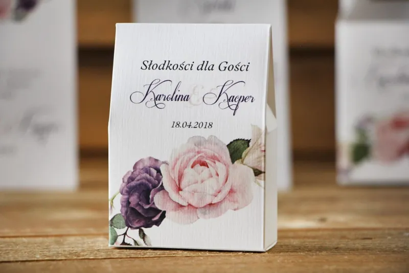 Pudełeczko stojące na cukierki, podziękowania dla Gości weselnych - Akwarele nr 16 - Pudrowe fioletowe róże Pudełeczko stojące na cukierki, podziękowania dla Gości weselnych - Akwarele nr 16 - Pudrowe fioletowe róże