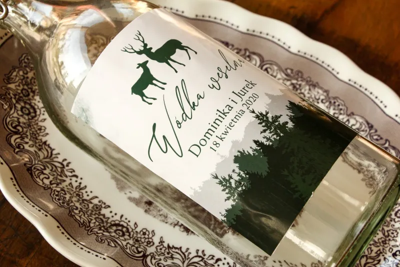 Ślubne Etykiety samoprzylepne na butelki z leśną grafiką jeleni