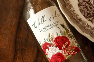 Hochzeit Selbstklebende Etiketten für Flaschen mit roter Rose und grünen Zweigen mit dem Zusatz von Weiß