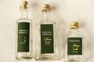 Ślubne Butelki na nalewki wraz ze złoconą etykietą w kolorze butelkowe zieleni