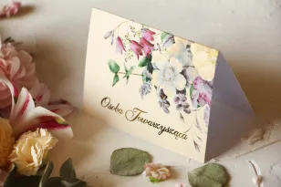 Florale Hochzeitsvignetten mit Vergoldung und einem eleganten Vintage-Strauß mit rosa Blumen