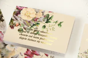 Cremiges Ticket für Hochzeitseinladungen mit Vergoldung und elegantem Vintage-Strauß