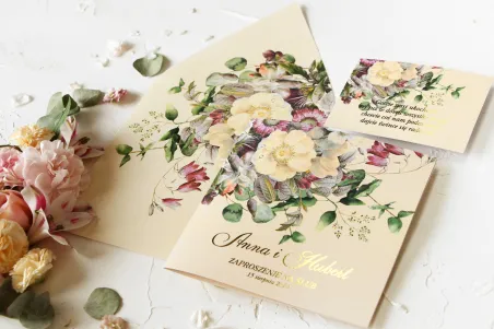 Delikatne zaproszenia ślubne z eleganckim bukietem w stylu vintage z różowymi kwiatami