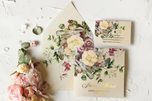 Delikatne zaproszenia ślubne z eleganckim bukietem w stylu vintage z różowymi kwiatami