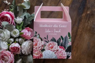 Hochzeitsquadrat Hochzeitstortenbox mit weißen und rosa Pfingstrosen und Rosen