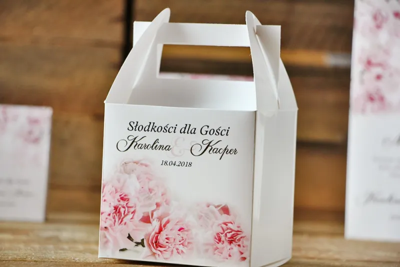 Pudełko na ciasto kwadratowe, tort weselny - Akwarele nr 21 - Pastelowe różowe goździki Pudełko na ciasto kwadratowe, tort weselny - Akwarele nr 21 - Pastelowe różowe goździki