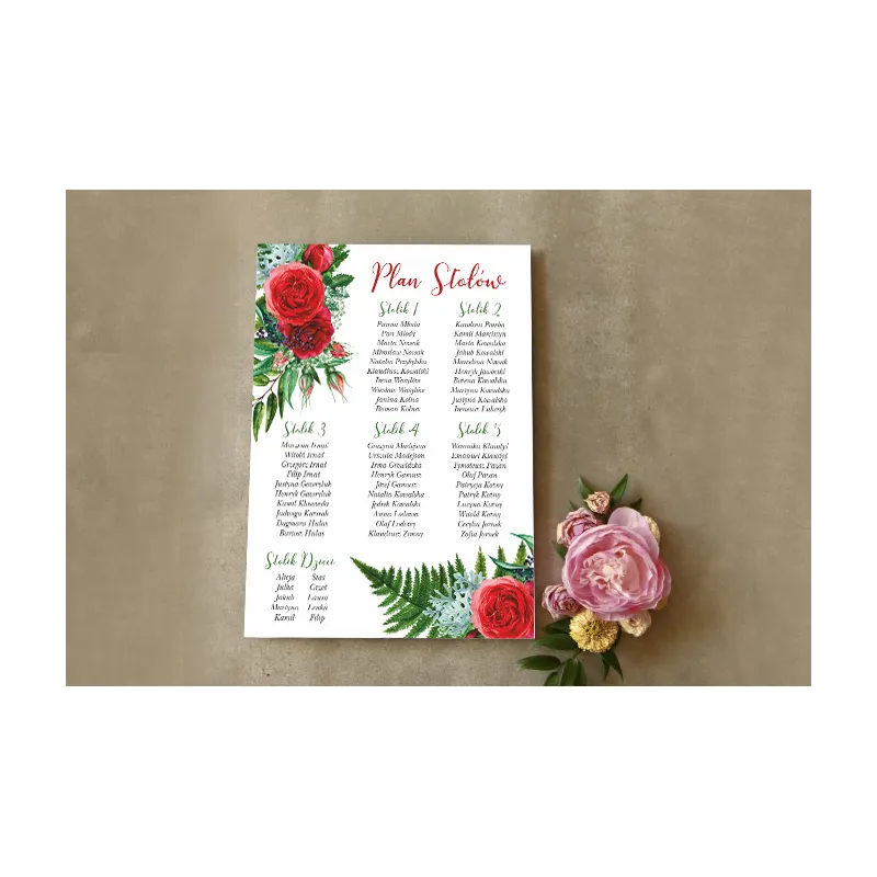 Ślubny Plan stołów z czerwonymi różami i leśną paprocią