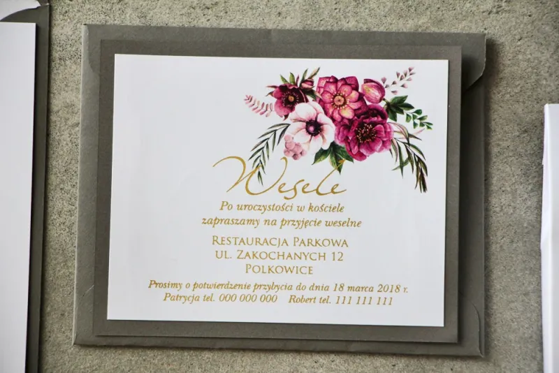 Bilecik dwuwarstwowy prezenty ślubne wesele - Cykade nr 5 ze złoceniem - Fioletowy bukiet kwiatów
