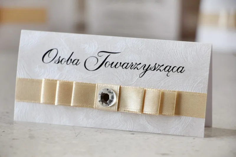Winietki na stół weselny, ślub - Amaretto nr 1 - Klasyczne, eleganckie, ecru i srebro, papier perłowy Winietki na stół weselny, ślub - Amaretto nr 1 - Klasyczne, eleganckie, ecru i srebro, papier perłowy