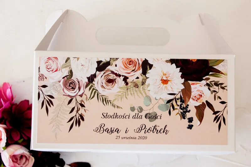 Prostokątne Pudełko na Ciasto weselne z nadrukiem dalii i różowych, pastelowych róż