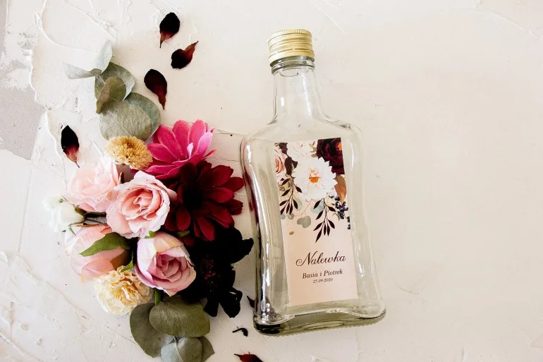Wyjątkowe Butelki na Nalewki - Grafika: Dalia i Różowe Róże | Oryginalne Podziękowania Weselne