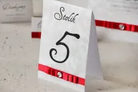 Eleganckie Numery na Stół Weselny z Kokardką | Amaretto nr 2