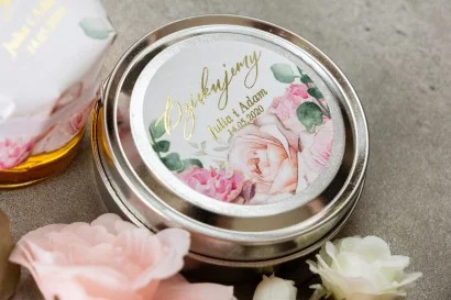 Zapachowe Świeczki w metalowej puszce ze złoconymi inicjałami | Upominki dla gości wesele