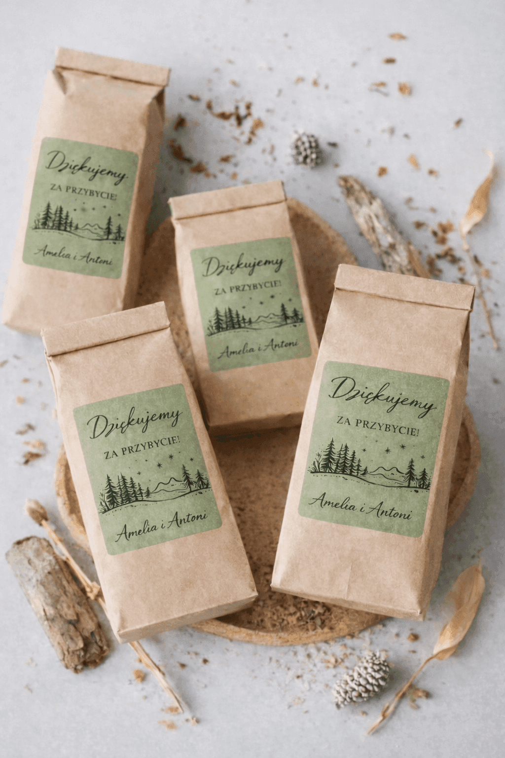 Bolsas ecológicas con 50g de té como agradecimiento para invitados, etiqueta verde con diseño de bosque