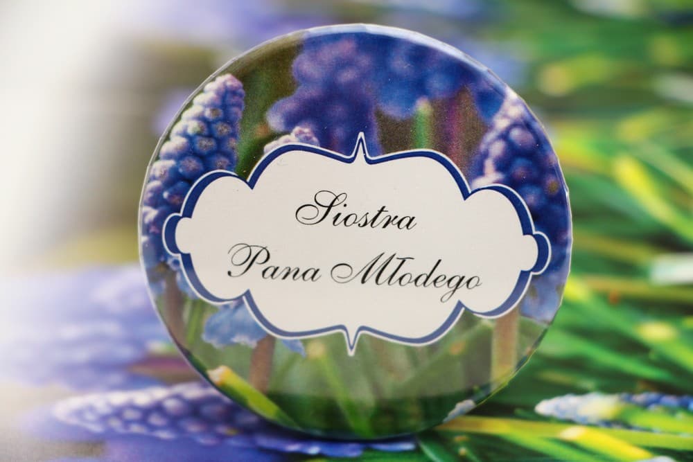 Badges pour invités de mariage, accessoires de mariage, badge Felicja n° 4 - Muscaris printaniers