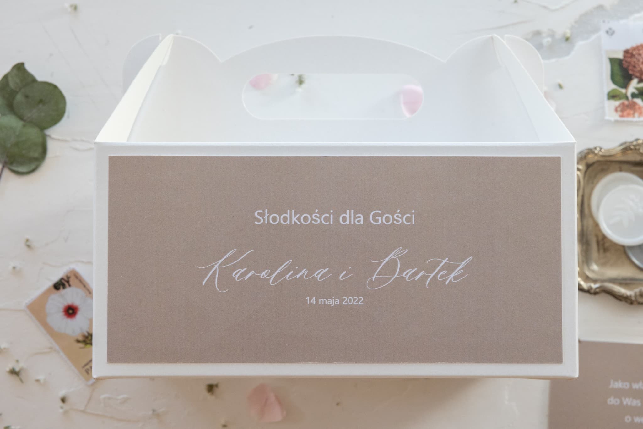 Elegant Beige Wedding Cake Boxes | Personalized Guest Packaging with Handle | Nefryt No. 4