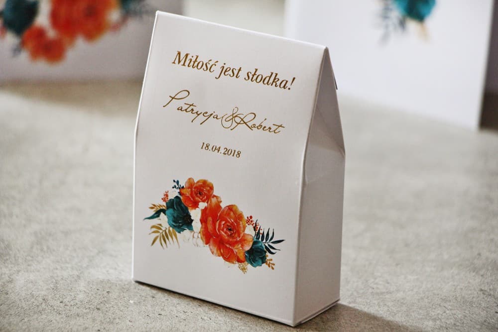 Petite boîte à bonbons, remerciements invités mariage - Cykade n° 6 avec dorure - Fleurs orange