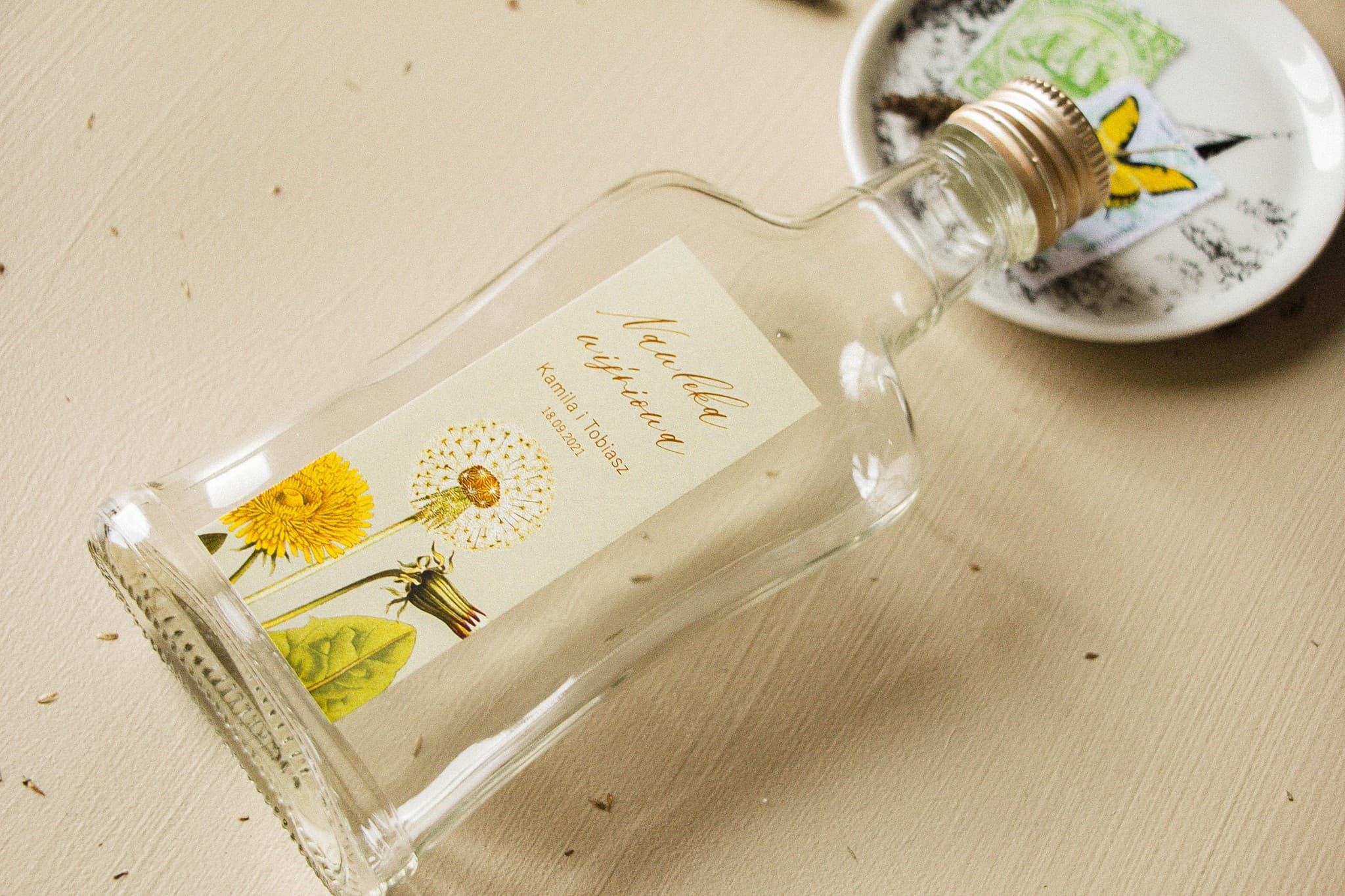 Recuerdos de boda botellas pequeñas para licor con diseño de naturaleza Opal