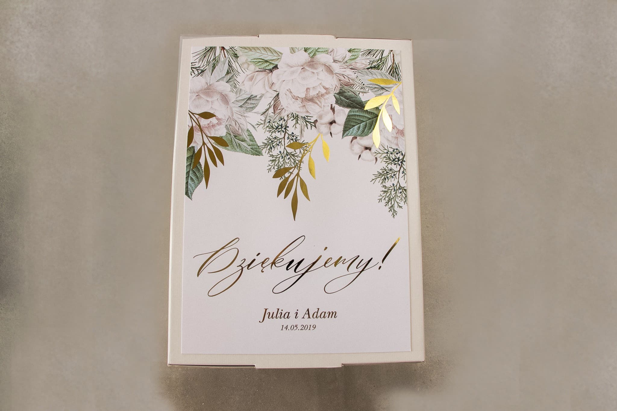 Caja de sobres para boda - Frontal con ramitas doradas en colores blancos e invernales