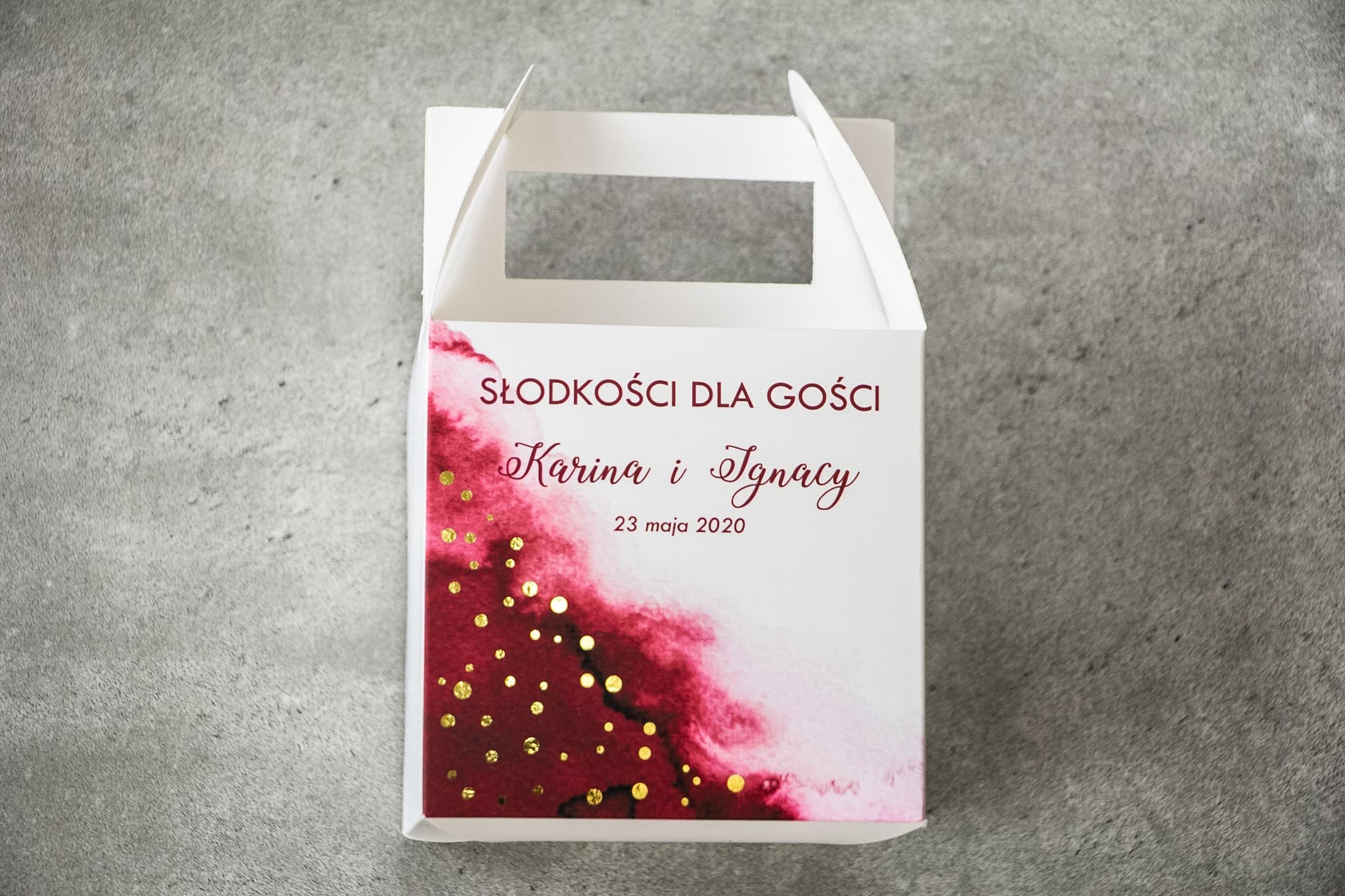Caja para Tarta de Boda Burdeos con Dorado | Envases Personalizados para Invitados | Bakarto n.º 2