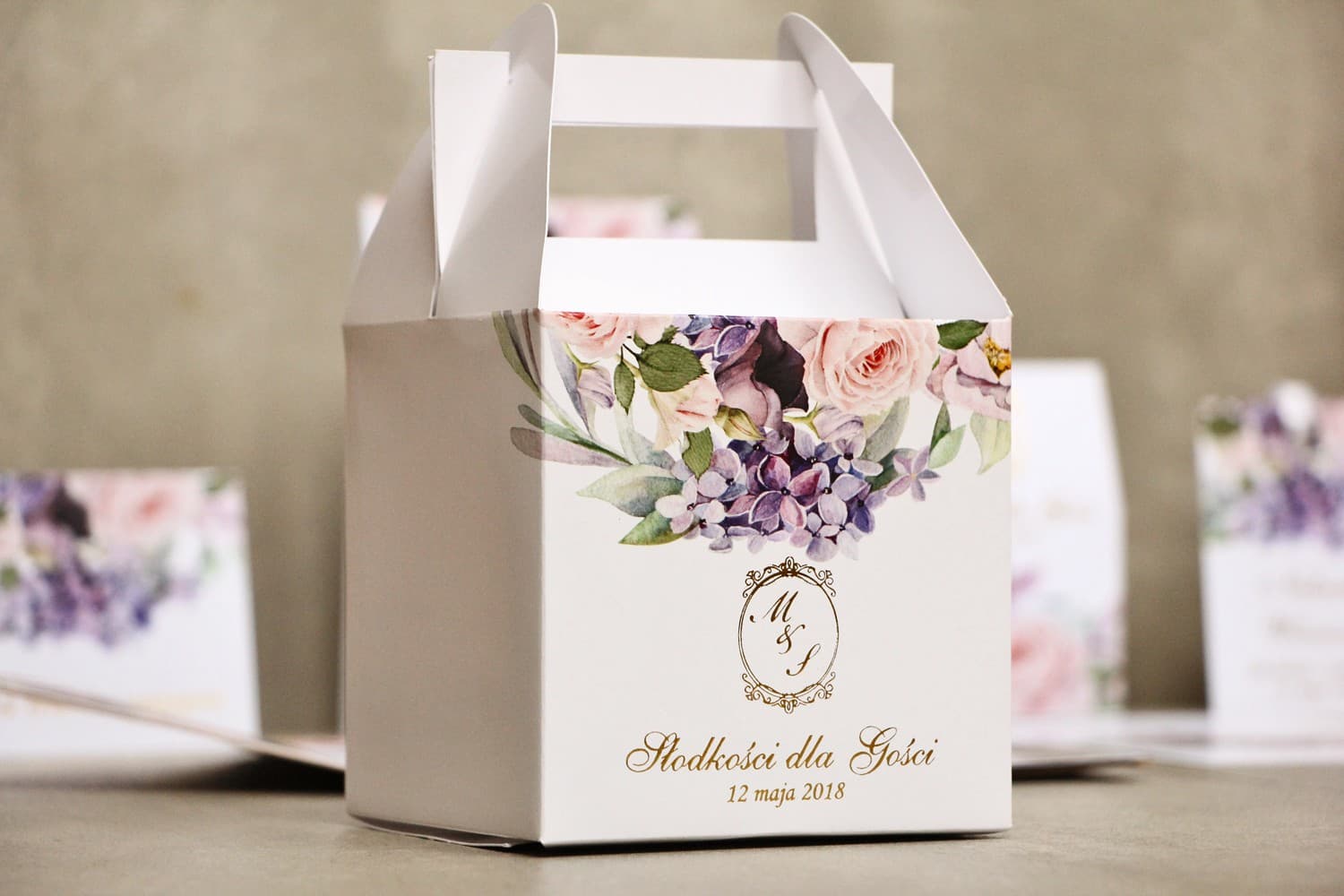 Cajas para tarta con flores personalizadas con dorado | Detalles para invitados | Sorento n.º 2