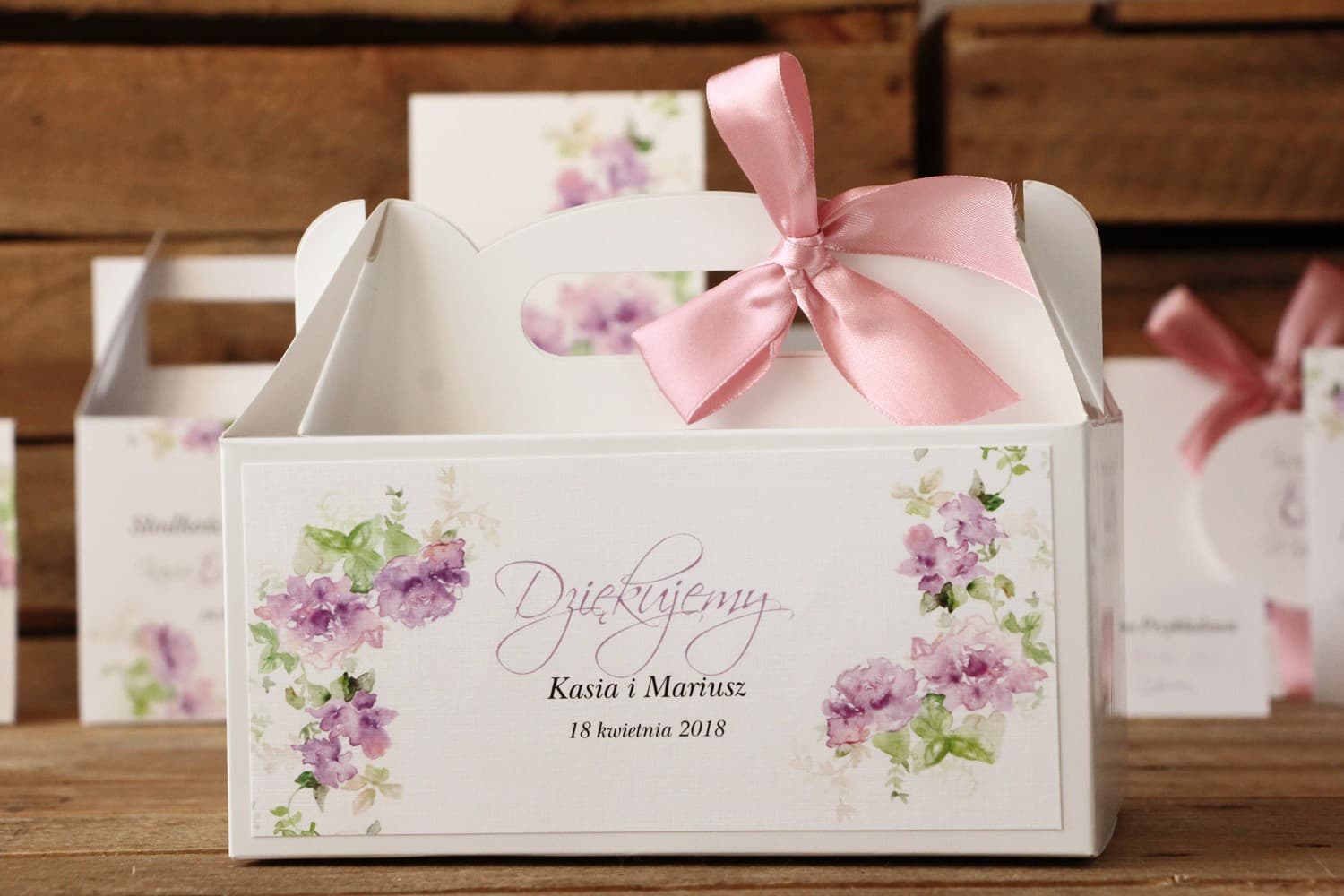 Caja para tarta de boda con asa, personalizada | Elegantes detalles para invitados | Flores Pintadas nº 1