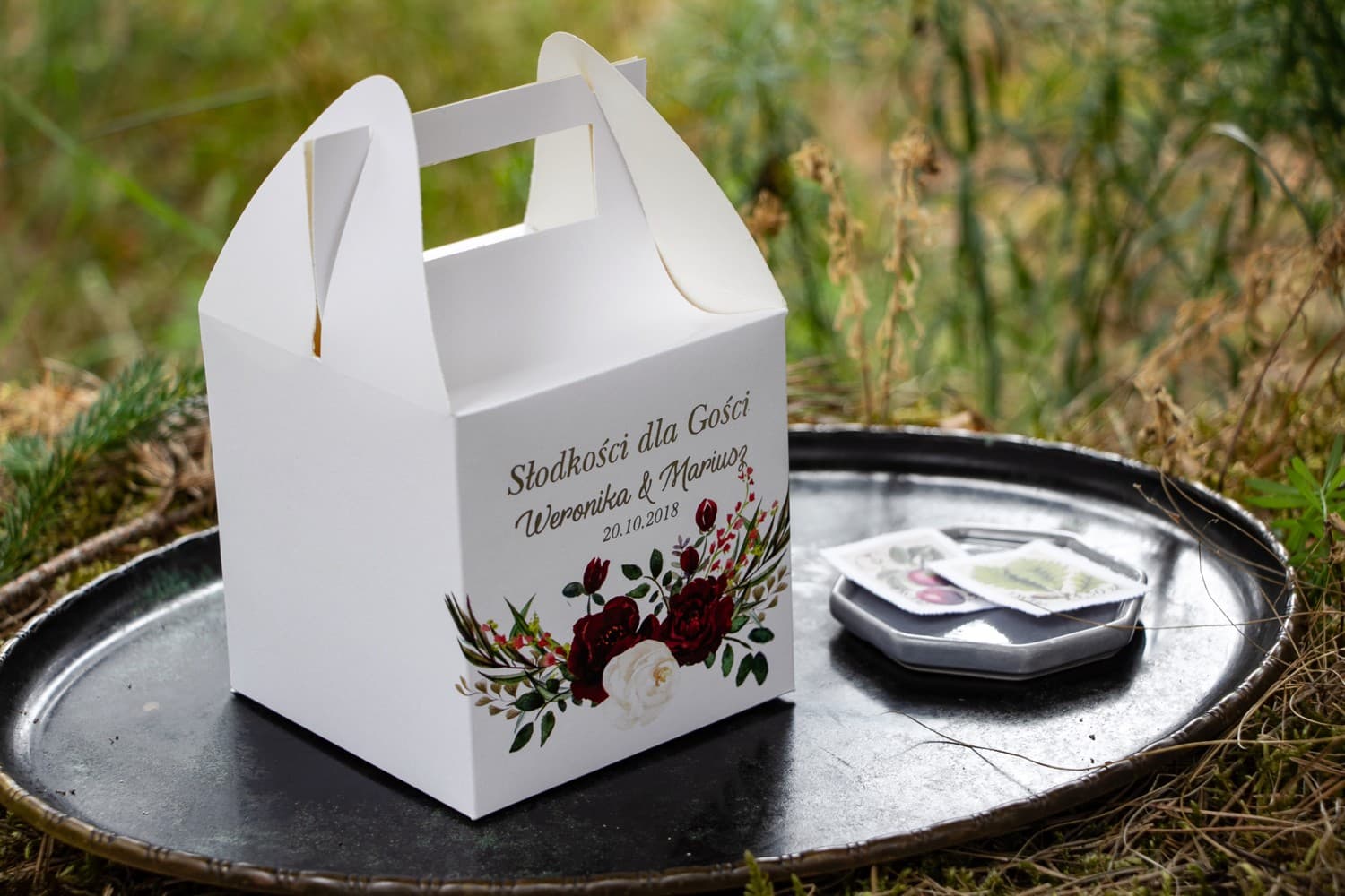 Caja para Pastel de Bodas Plateada con Peonías | Embalaje Personalizado para Invitados | Orini n.º 3