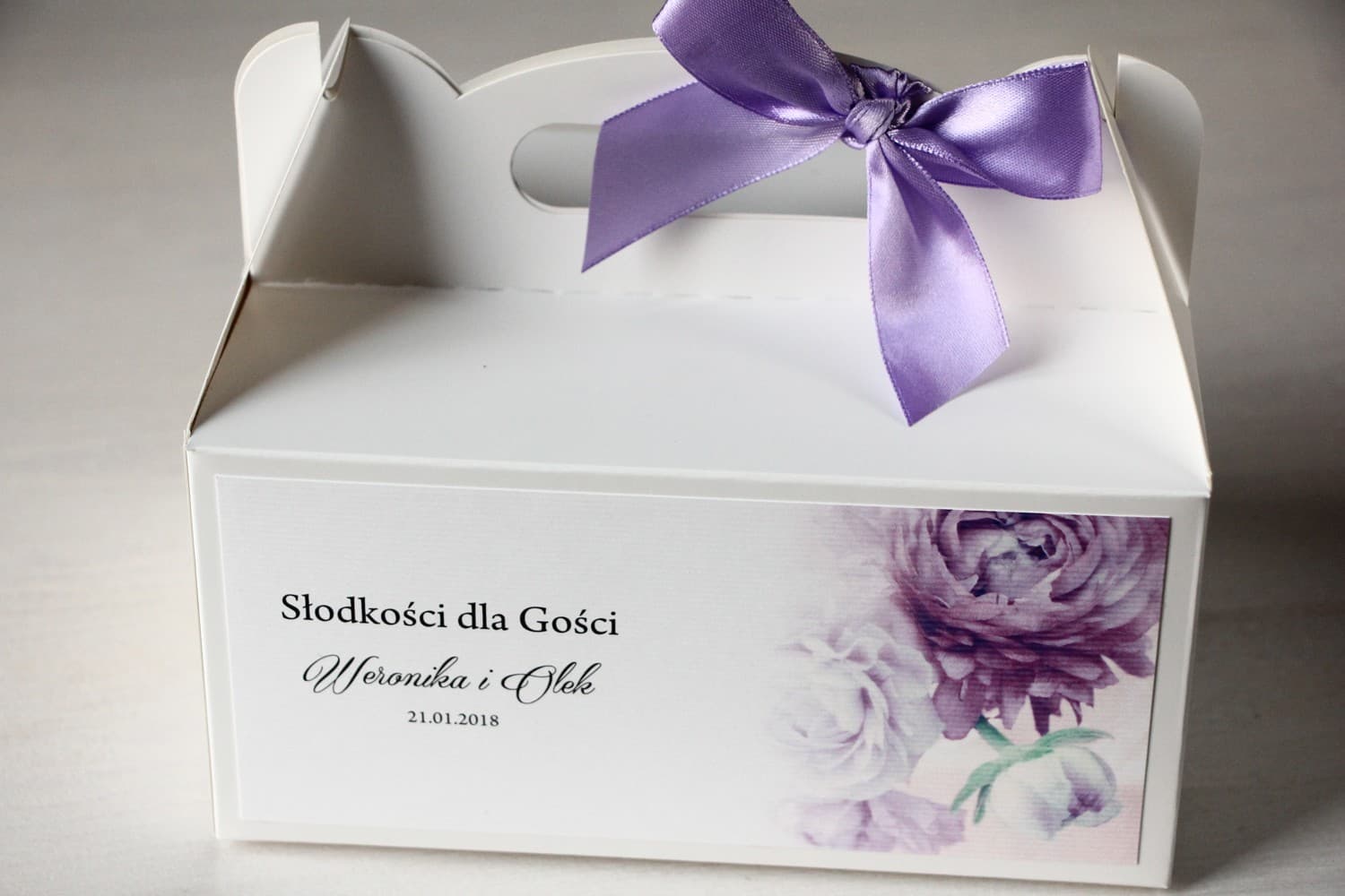 Caja para tarta de boda con peonías | Embalaje personalizado para invitados | Magnet n.º 17