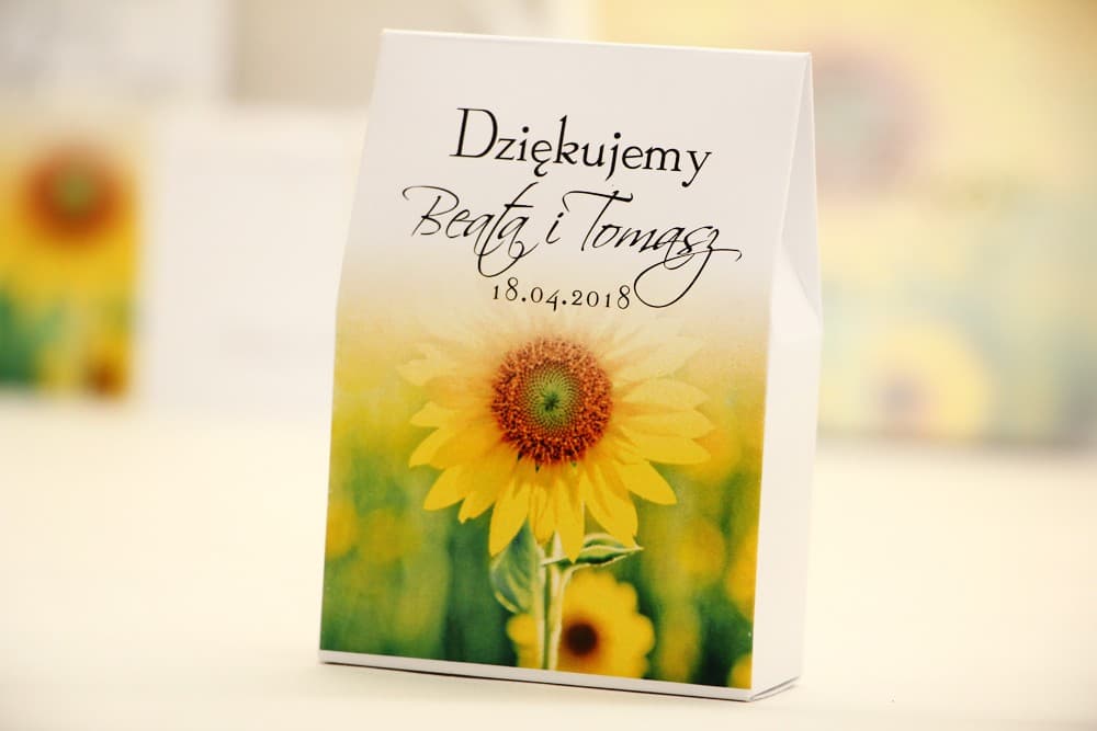 Cajitas con girasoles y dulces | Detalles para invitados de boda personalizados | Elegant nº 8