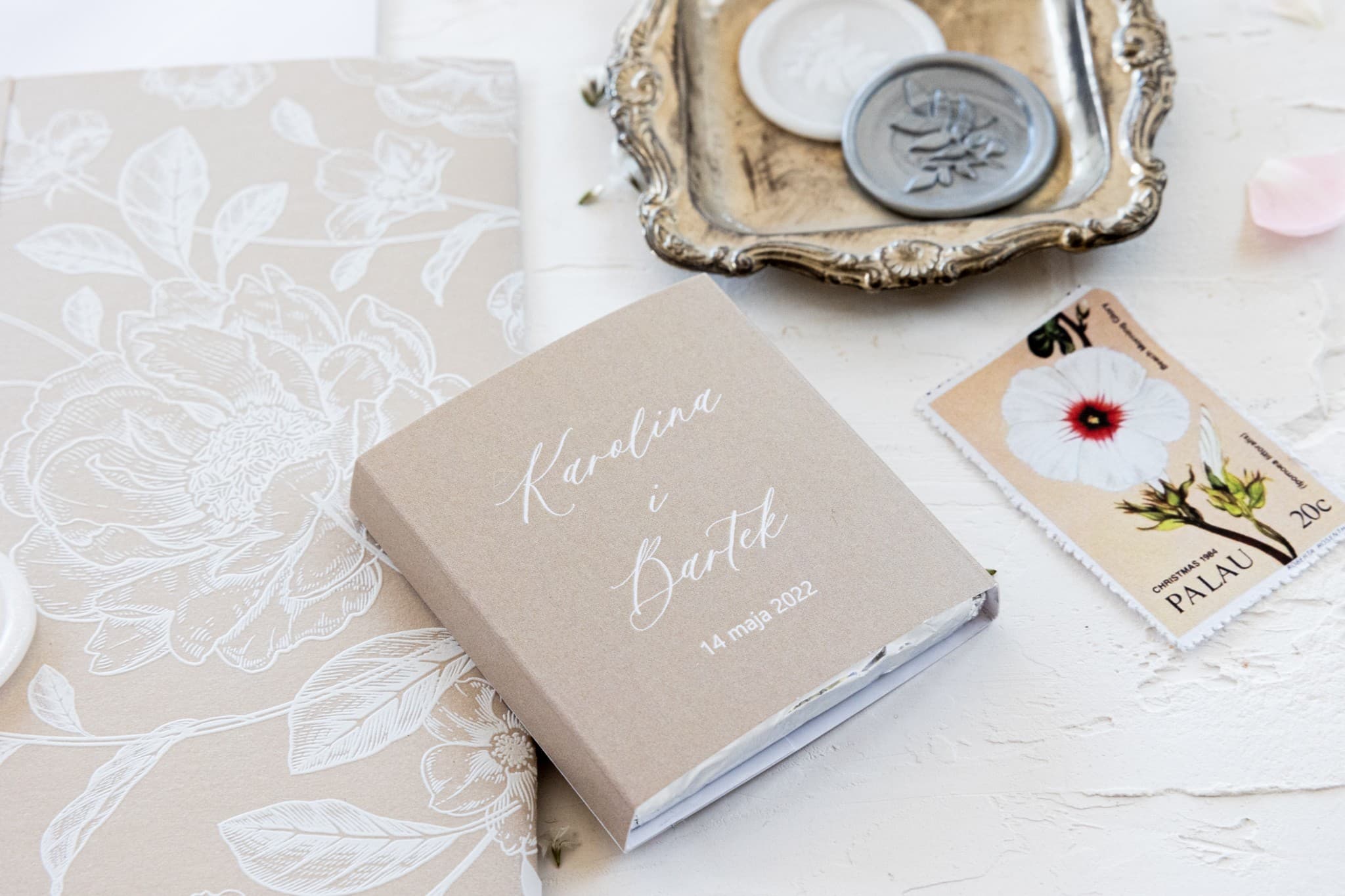 Chocolatinas de Boda Personalizadas Beige | Elegantes Detalles para Invitados | Colección Nefryt nº 4