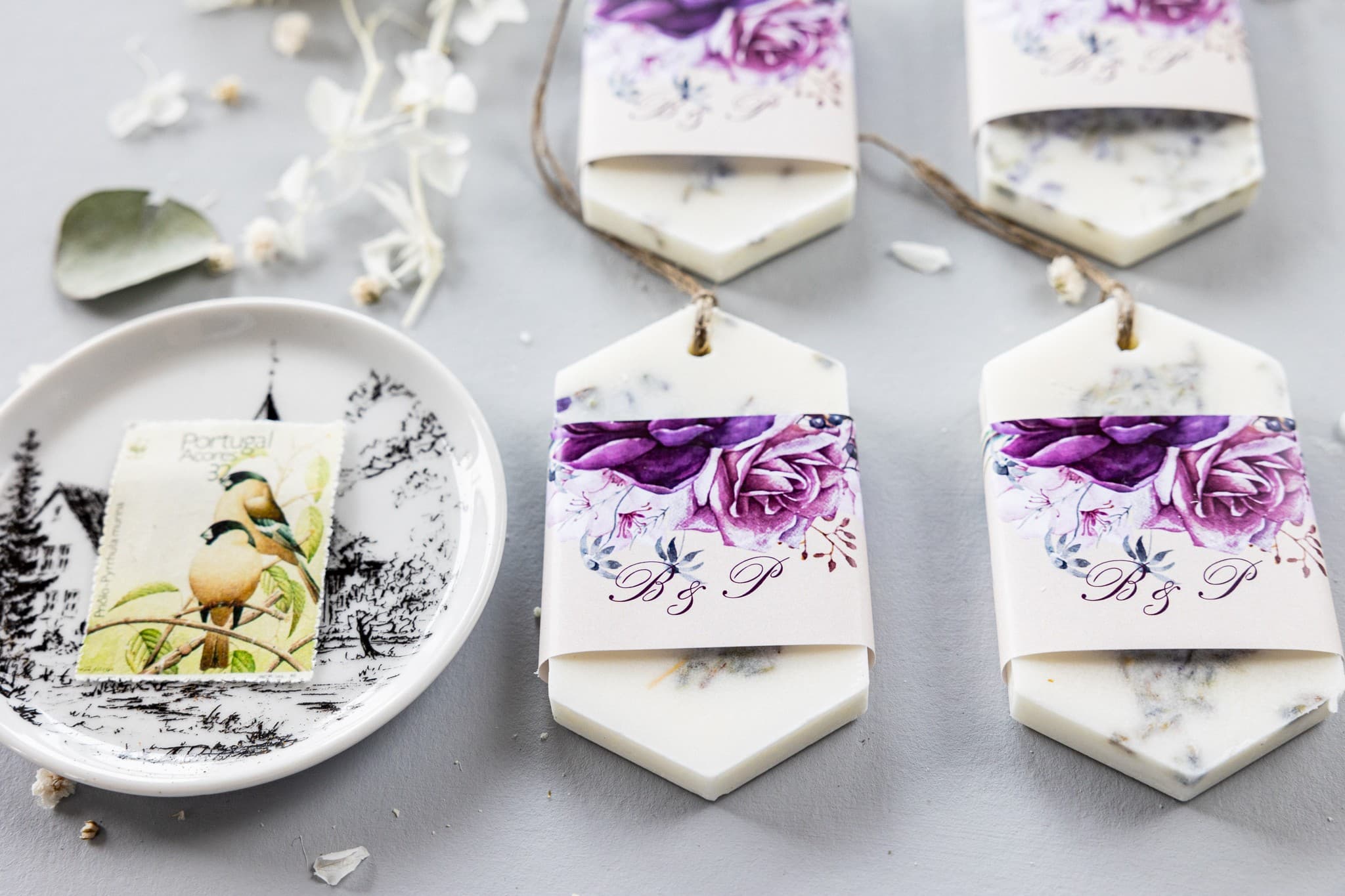 Ambientador de cera de soja artesanal con motivo de lavanda para invitados