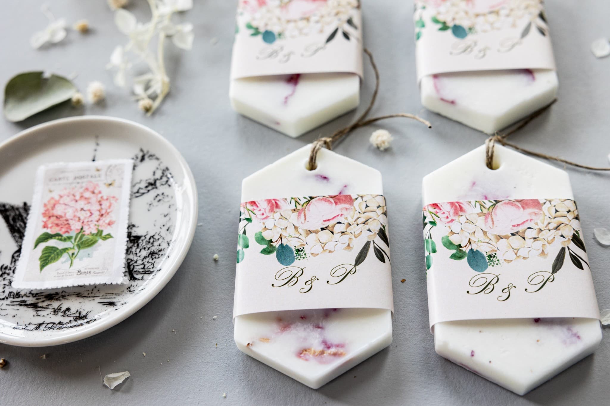 Duftanhänger aus Sojawachs mit Rose | Elegante Gastgeschenke für die Hochzeit | Korani Nr. 1 - 3