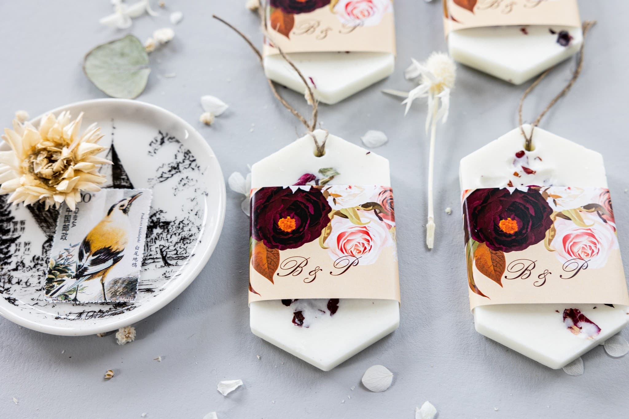 Duftende Gastgeschenke Sojawachs-Anhänger mit Dahlie | Hochzeitspräsente | Korani Nr. 2 - 2