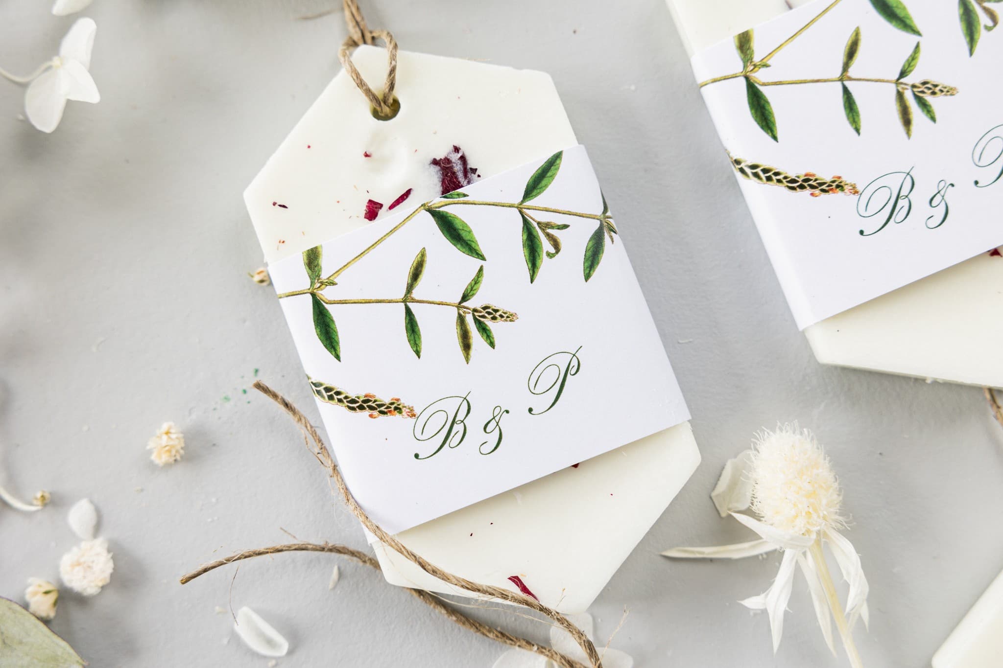 Duftanhänger aus Sojawachs mit Blüten | Elegante Gastgeschenke zur Hochzeit | Korani Nr. 9