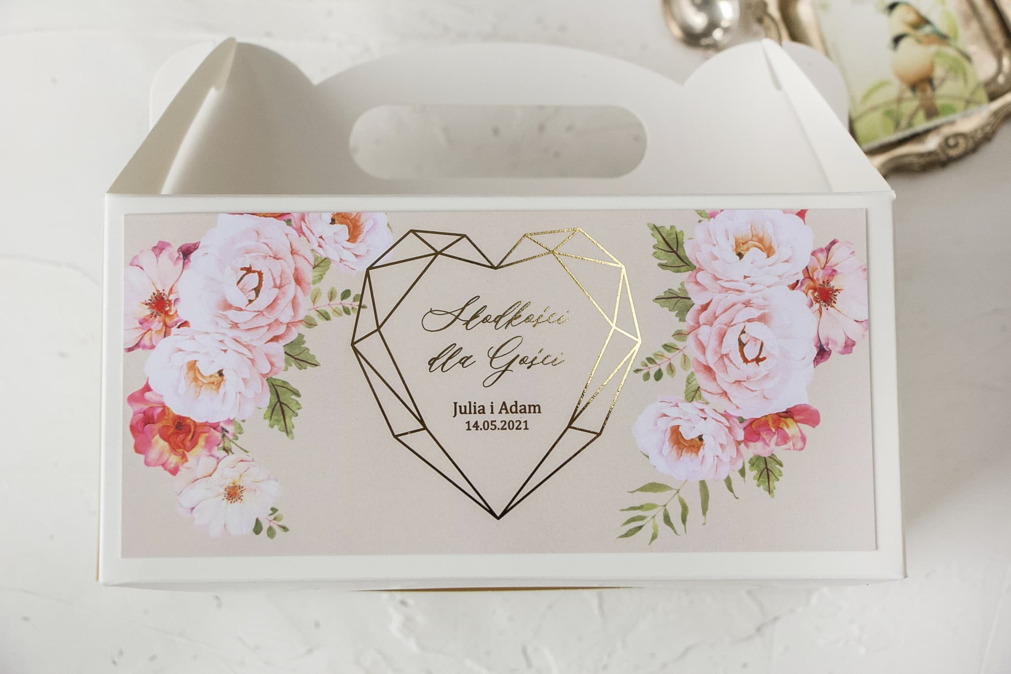 Elegant Gold-Foiled Wedding Cake Box with Handle | Wedding Favours | Szafirowe No. 8