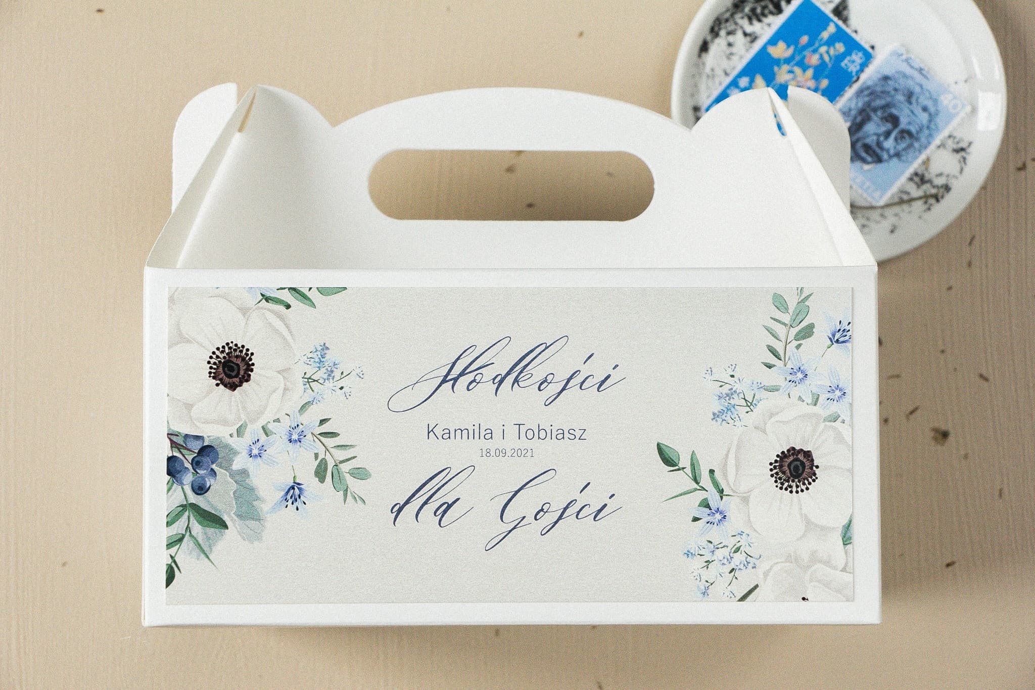 Elegant Wedding Cake Box with Handle | Personalized Guest Favor Packaging | Opal No. 7