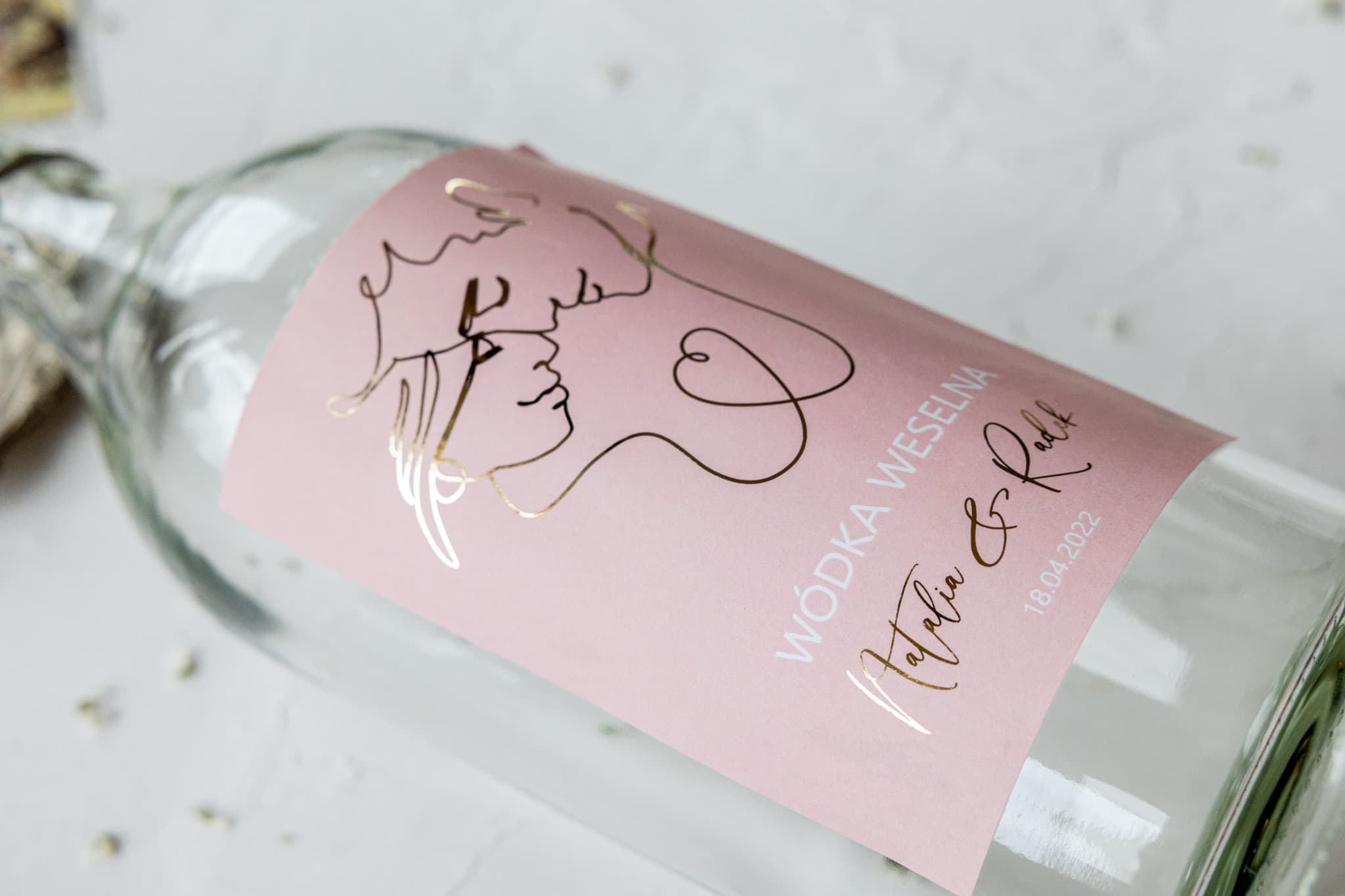 Etiquetas Doradas para Botellas Rosa Empolvado, Personalizadas | Etiquetas para Vodka de Boda | Jaspis nº 3