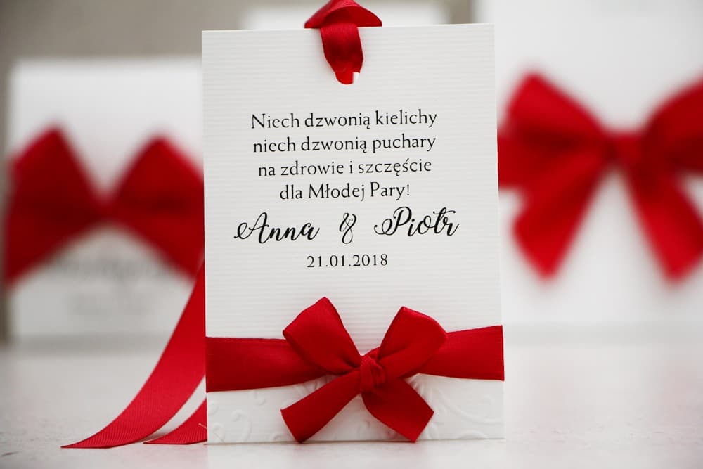 Elegantes etiquetas con lazo burdeos, papel verjurado | Etiquetas para botellas de boda | Belisa n.º 2