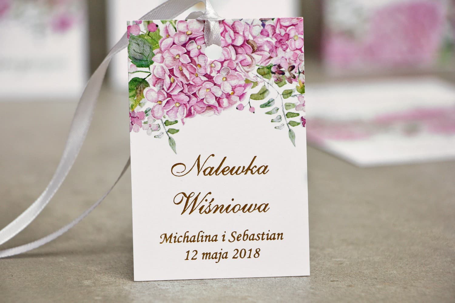 Etiquetas para Botellas con Hortensias Rosas y Oro | Colgantes para Botellas de Boda | Sorento n.º 6