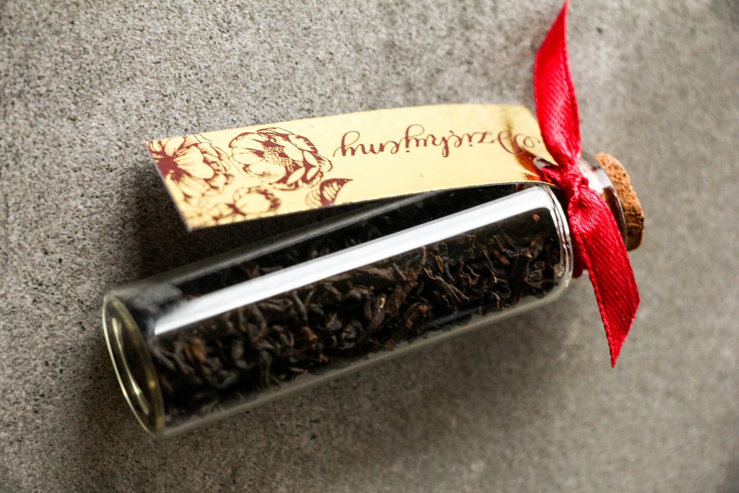 Exklusive Gastgeschenke Tee im Glas | Vergoldeter Anhänger Rosen | Brilant Nr. 4