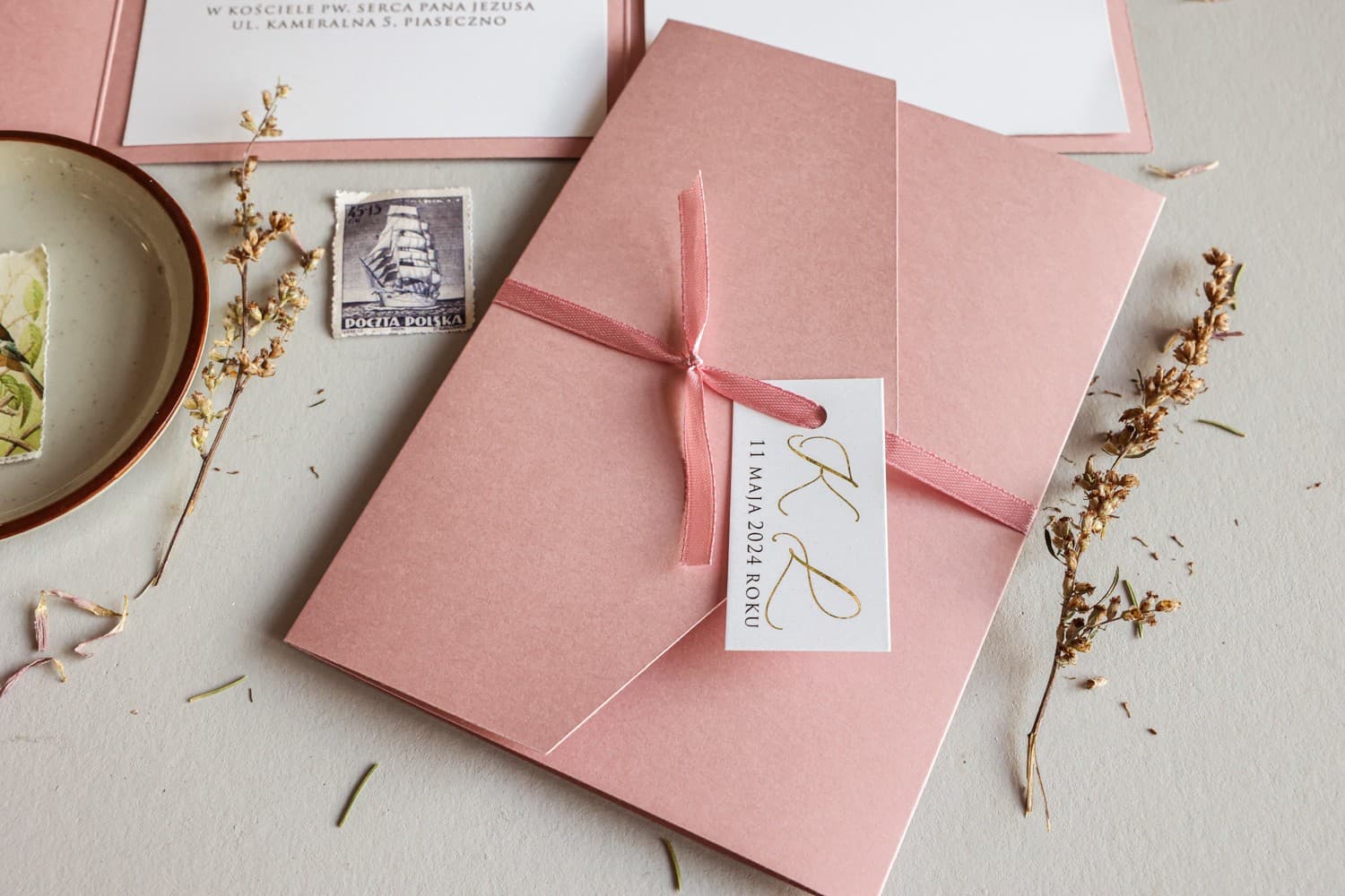 Faire-part de mariage avec ruban et étiquette Avril n° 12 étui fermé Amelia Wedding