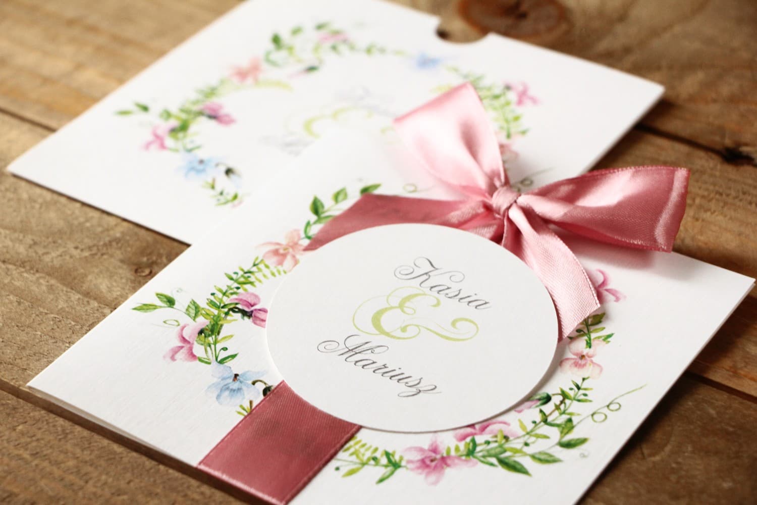 Faire-part de mariage boho en étui Fleurs Peintes n° 26 ruban rose Amelia Wedding