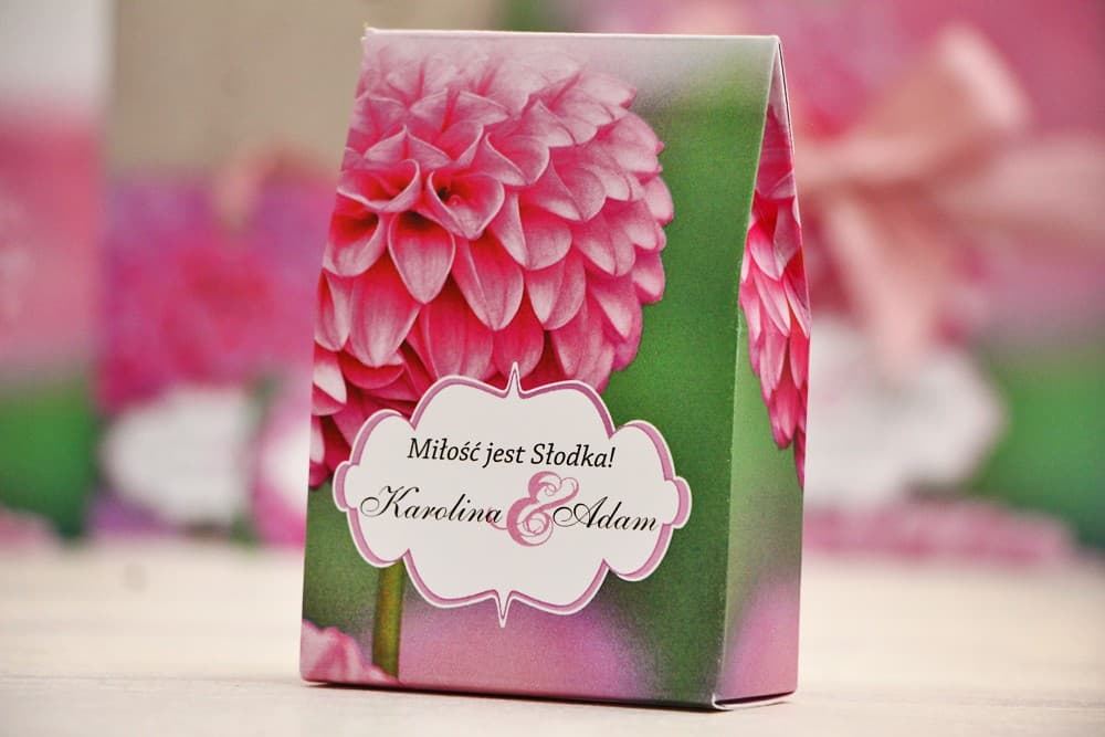 Pink Dahlia Wedding Favour Boxes with Sweets | Personalized Guest Gift Boxes | Felicja Design 9
