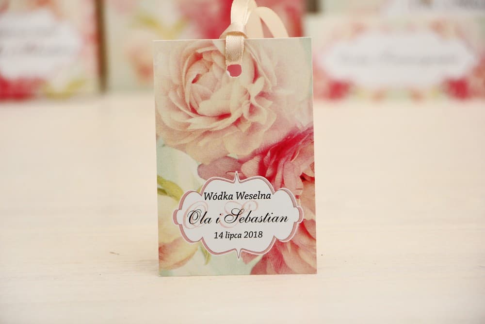 Flaschenanhänger für Hochzeit mit Pfingstrosen-Motiv, personalisiert | Elegante Anhänger für Hochzeitsalkohol | Felicja Nr. 2