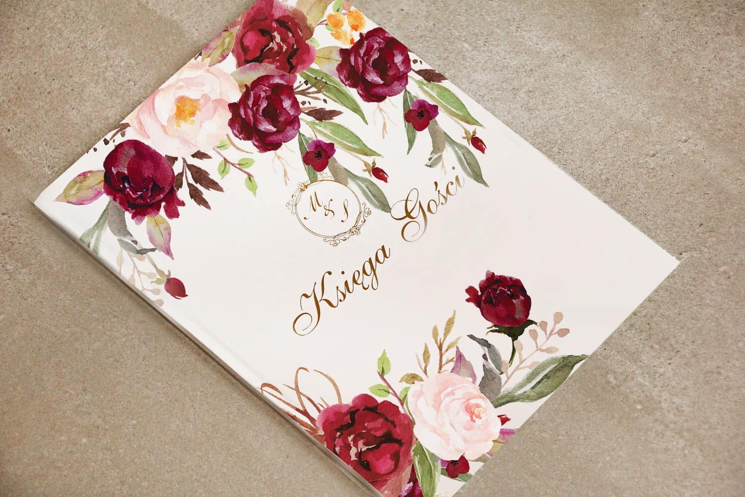 Gästebuch mit roten Blumen und Goldprägung | Personalisiertes Hochzeitsgästebuch A4 | Sorento Nr. 7