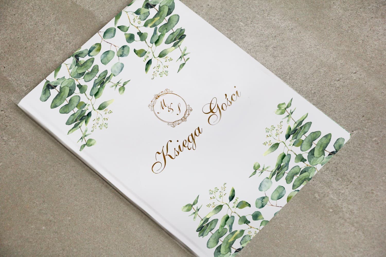 Gästebuch mit Eukalyptus und goldenem Monogramm | Personalisiertes Hochzeitsgästebuch | Sorento Nr. 9