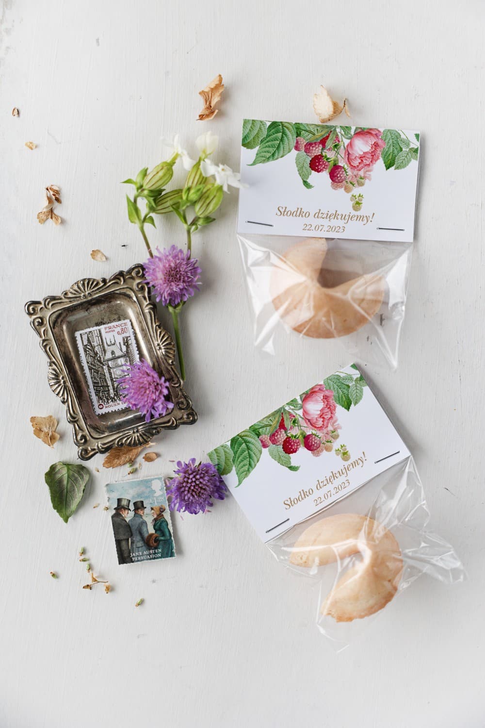 Galletas de la fortuna personalizadas | Dulces detalles para invitados de boda con motivo de peonías | Korani n.º 7