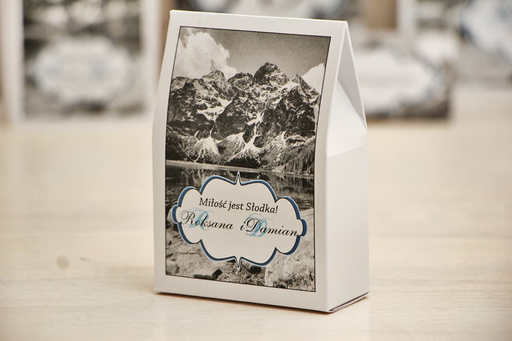 Elegante Gastgeschenk-Boxen mit Bergmotiv, Schwarz-Weiße Grafik | Süße Aufmerksamkeiten | Felicja Nr. 21