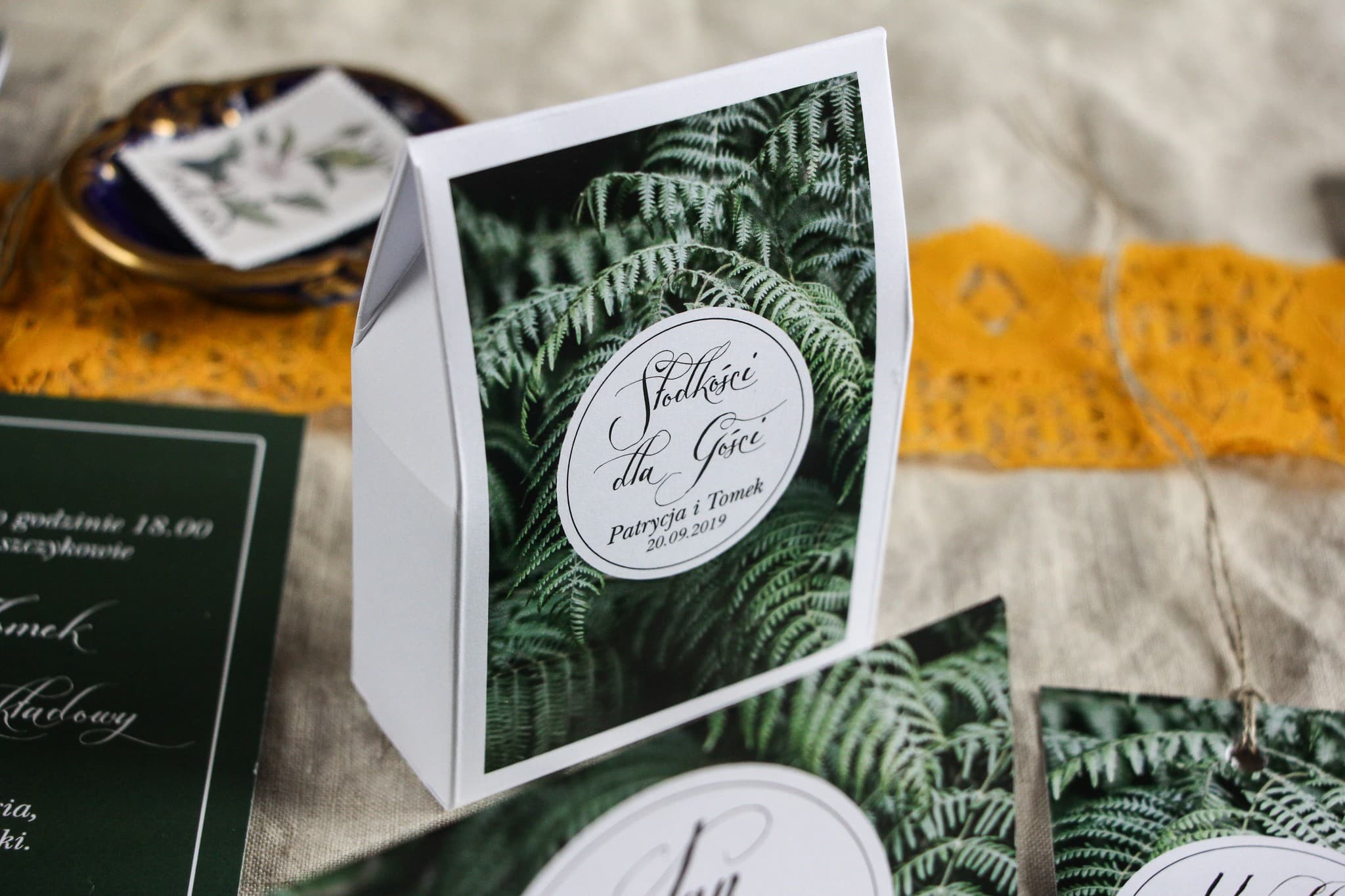 Kleine Gastgeschenk-Boxen mit Farn | Hochzeitsgeschenke im Wald-Stil | Botanik Nr. 1