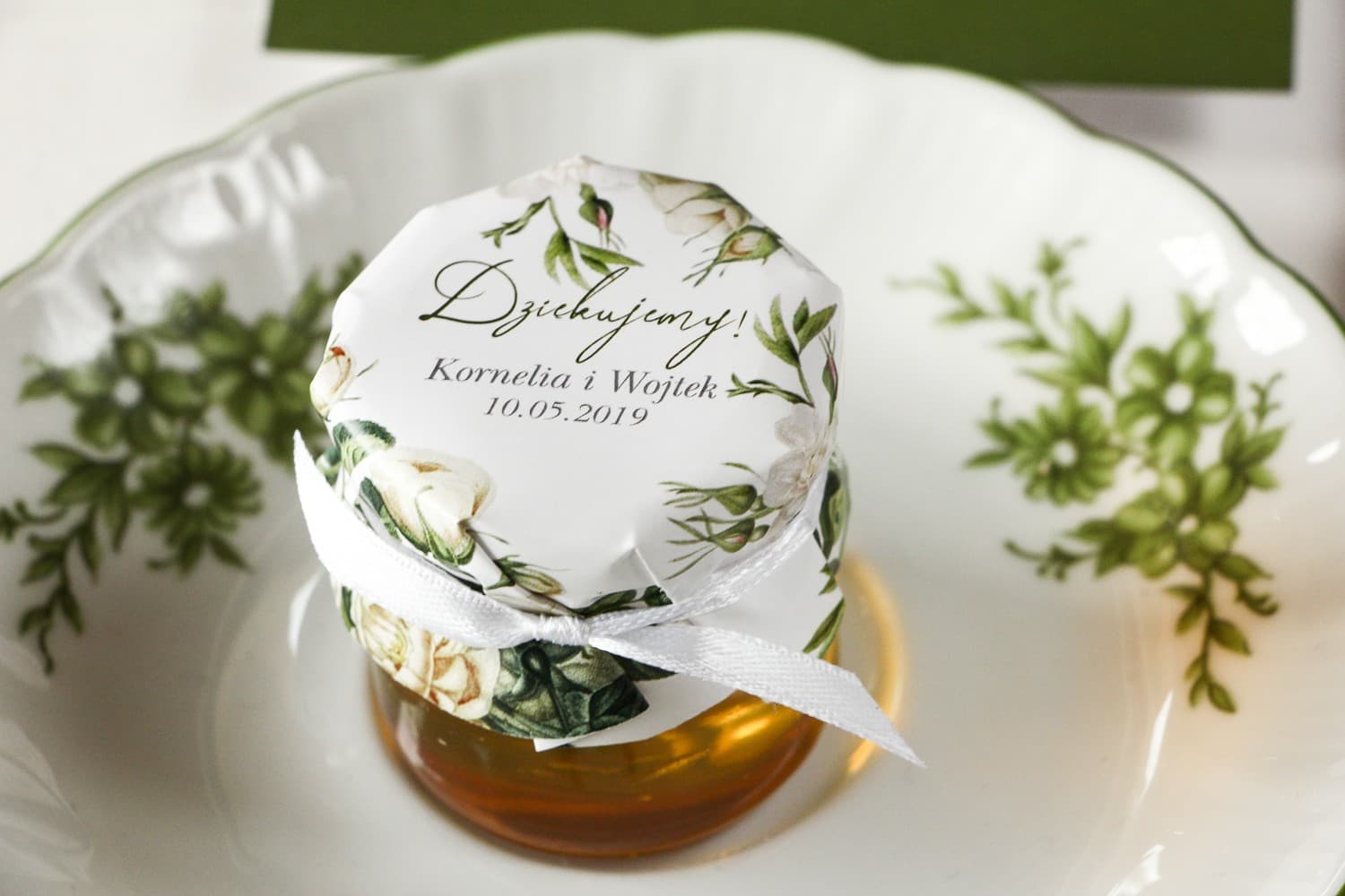 Hochzeitshonig Wenis Nr. 4 – Süßes Dankeschön mit weißen Rosen